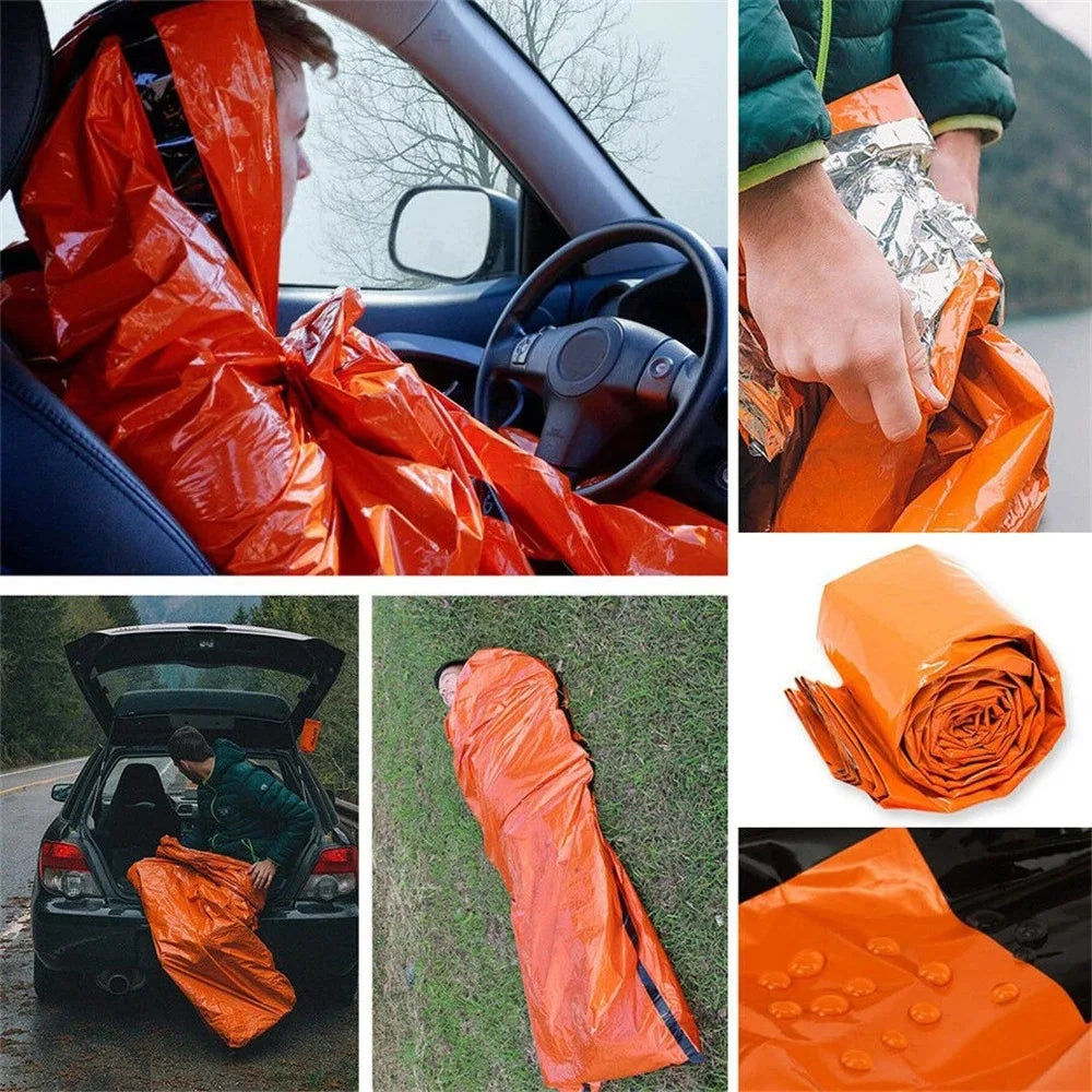 Couverture de survie avec sifflet intégré